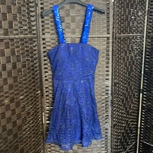 Only worn 1 time juniors formal dress